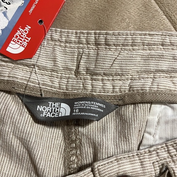 The North Face Larison 4” Short - Picture 2 of 7